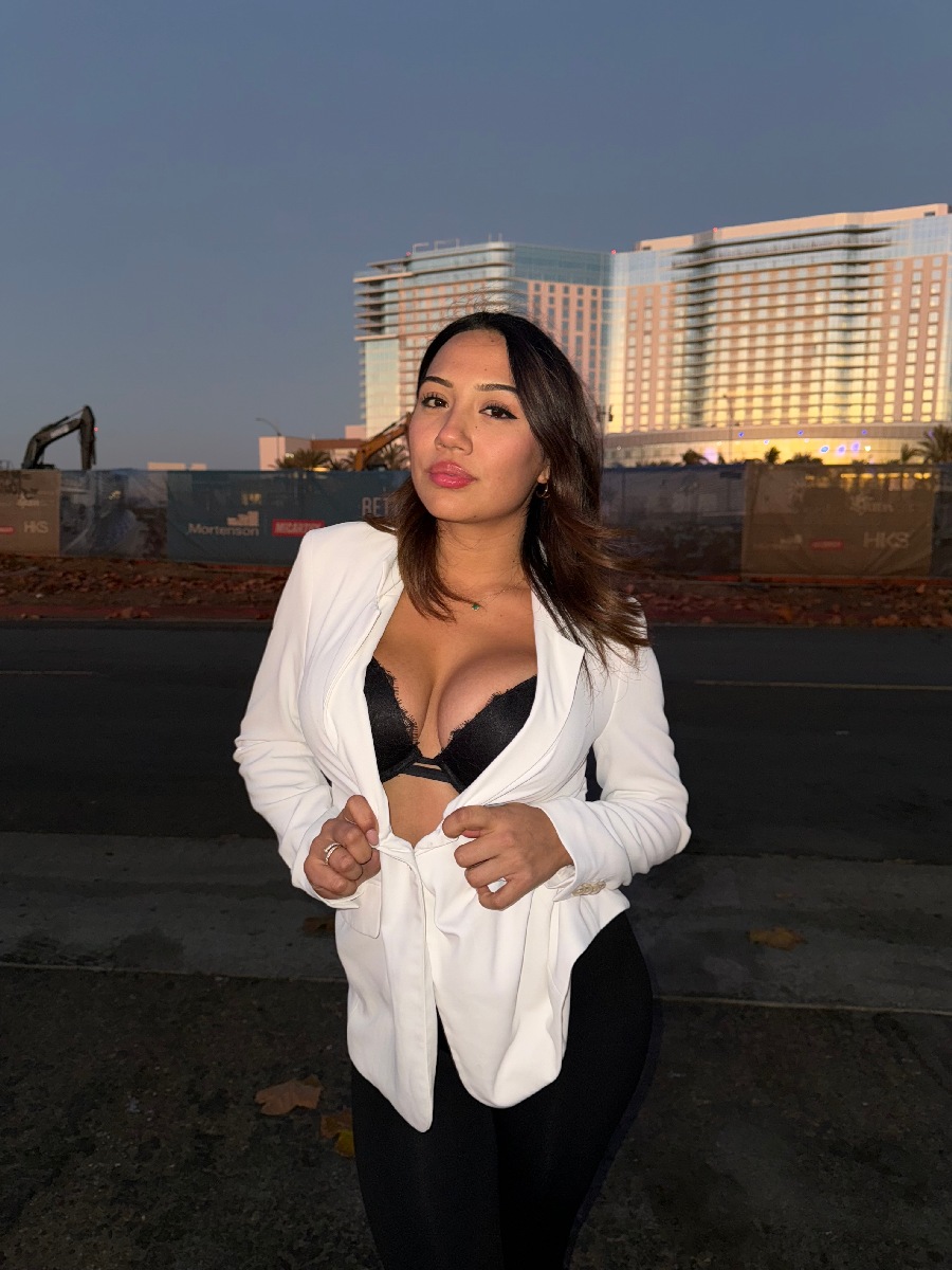 Take a pause and enjoy Ali Cruz — streaming from Istanbul