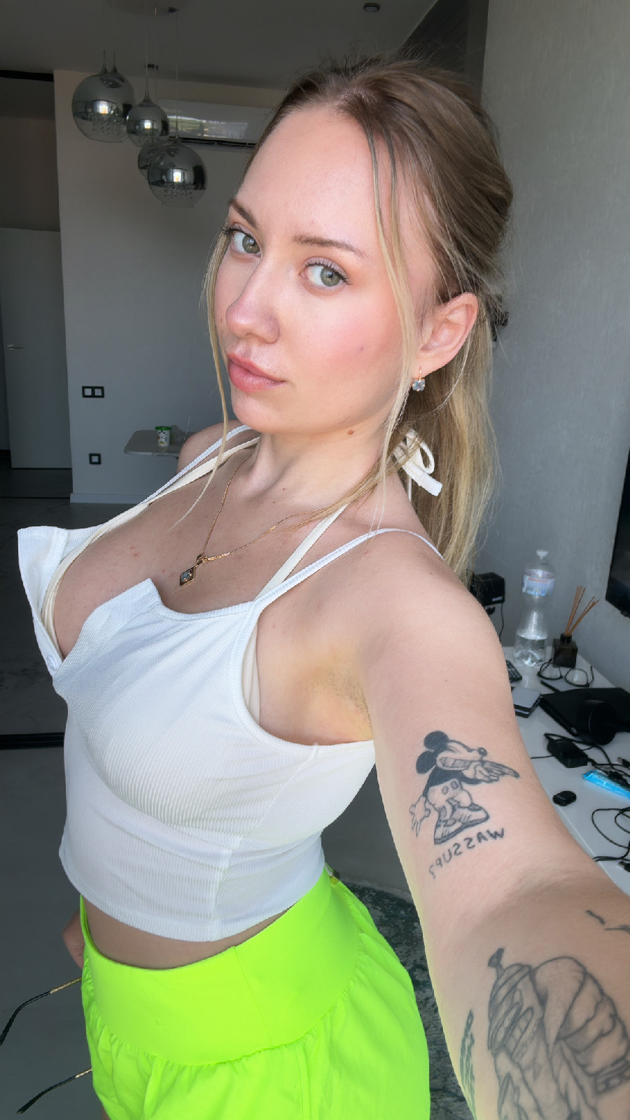 KateV in her underwear in Istanbul