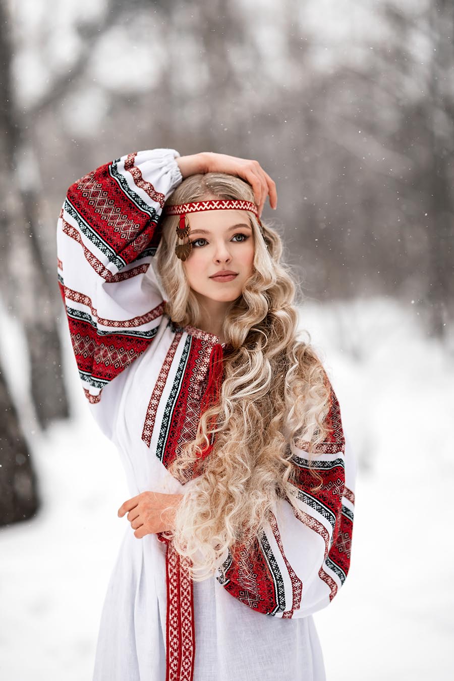Slavic girls’s look of the day — catch her live in Istanbul