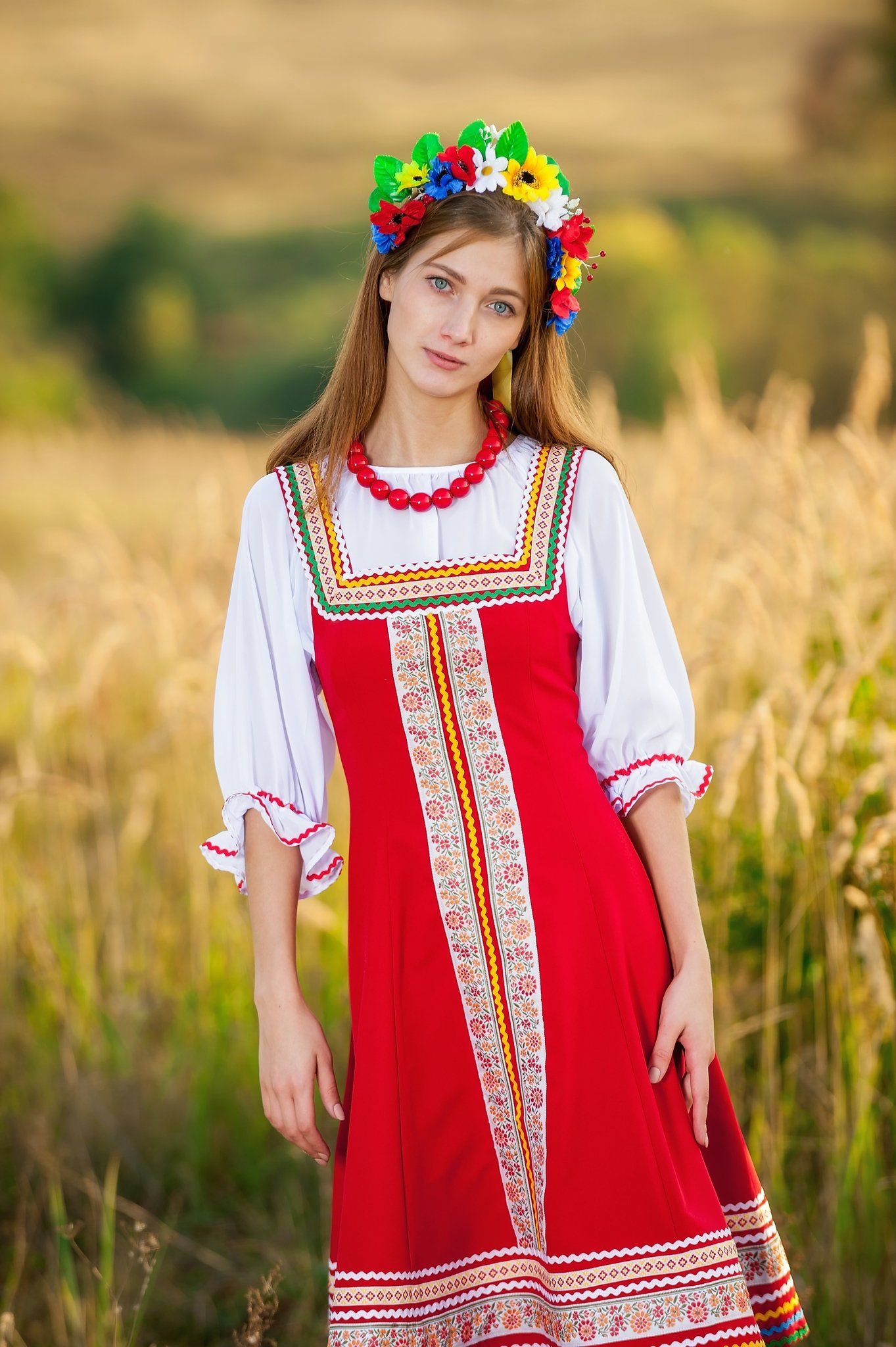 Women in Slavic costumes in Istanbul — step in, relax, and chat live