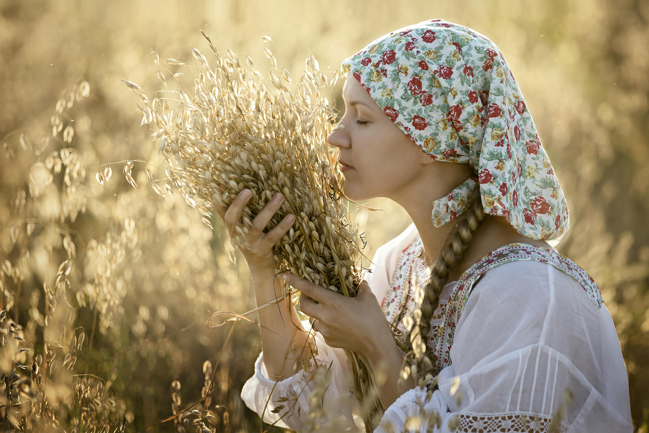 Photo Women in Slavic costumes in Istanbul