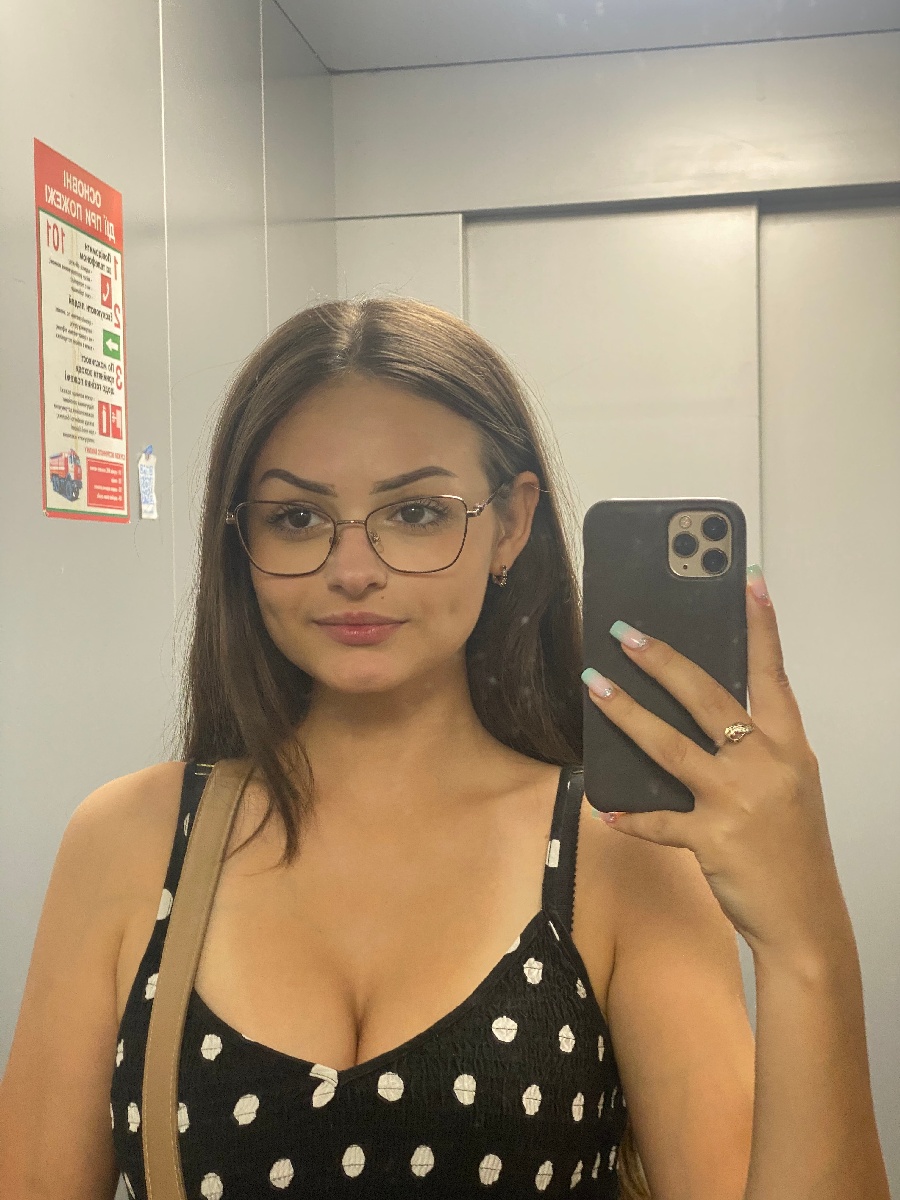 Sexy model Stacy in Istanbul