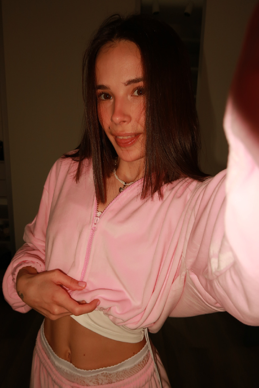 Tina brings the glow — live moments in Istanbul